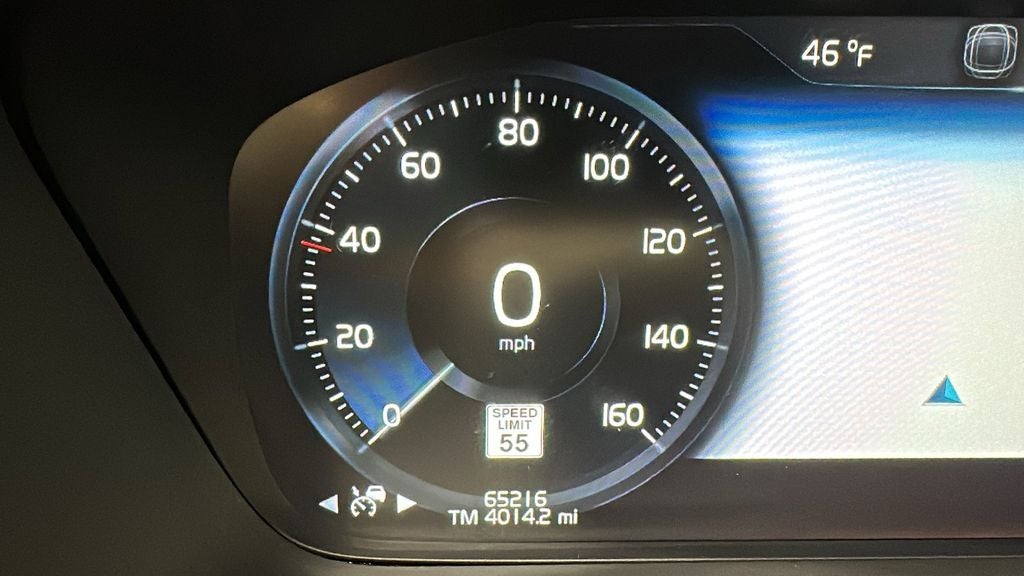 2020 Volvo XC90 T6 Momentum